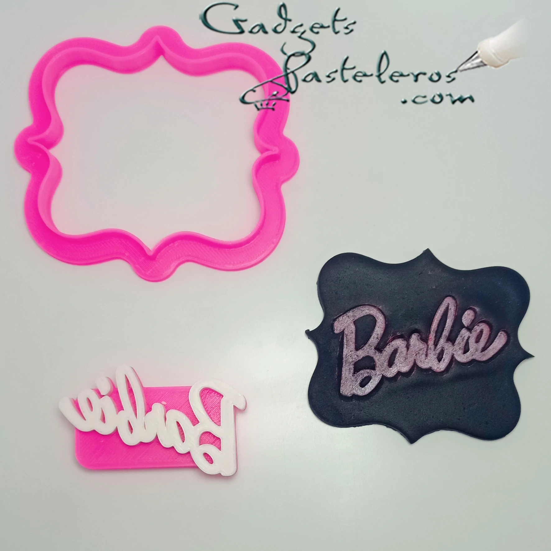 Set Cortador Marco + Sello texto Barbie - Imagen 2
