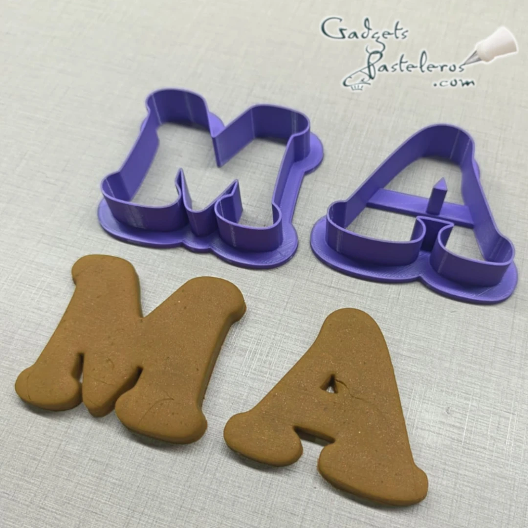 Set x 3 Cortadores Plásticos grandes Letras MAP - Imagen 4