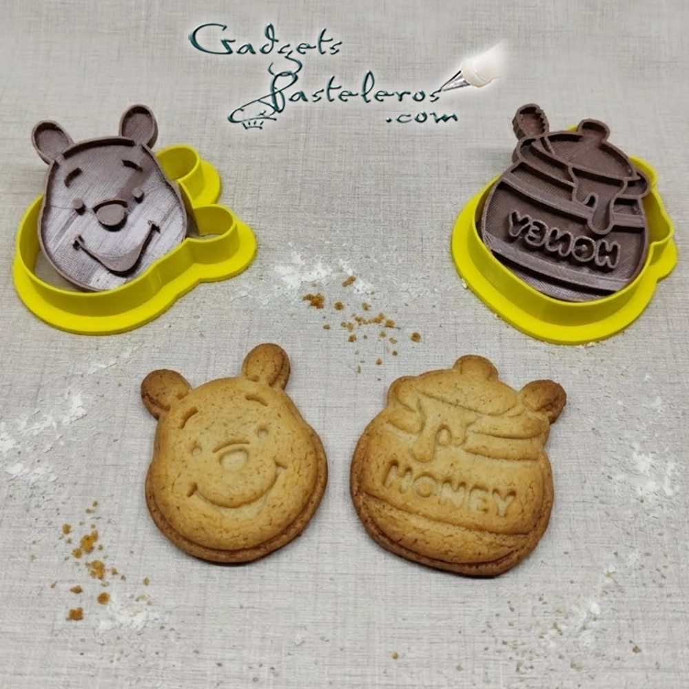 Set x 2 Cortadores + sello Winnie the Pooh