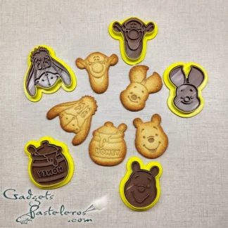Set x 5 Cortadores + Sellos  Winnie the Pooh